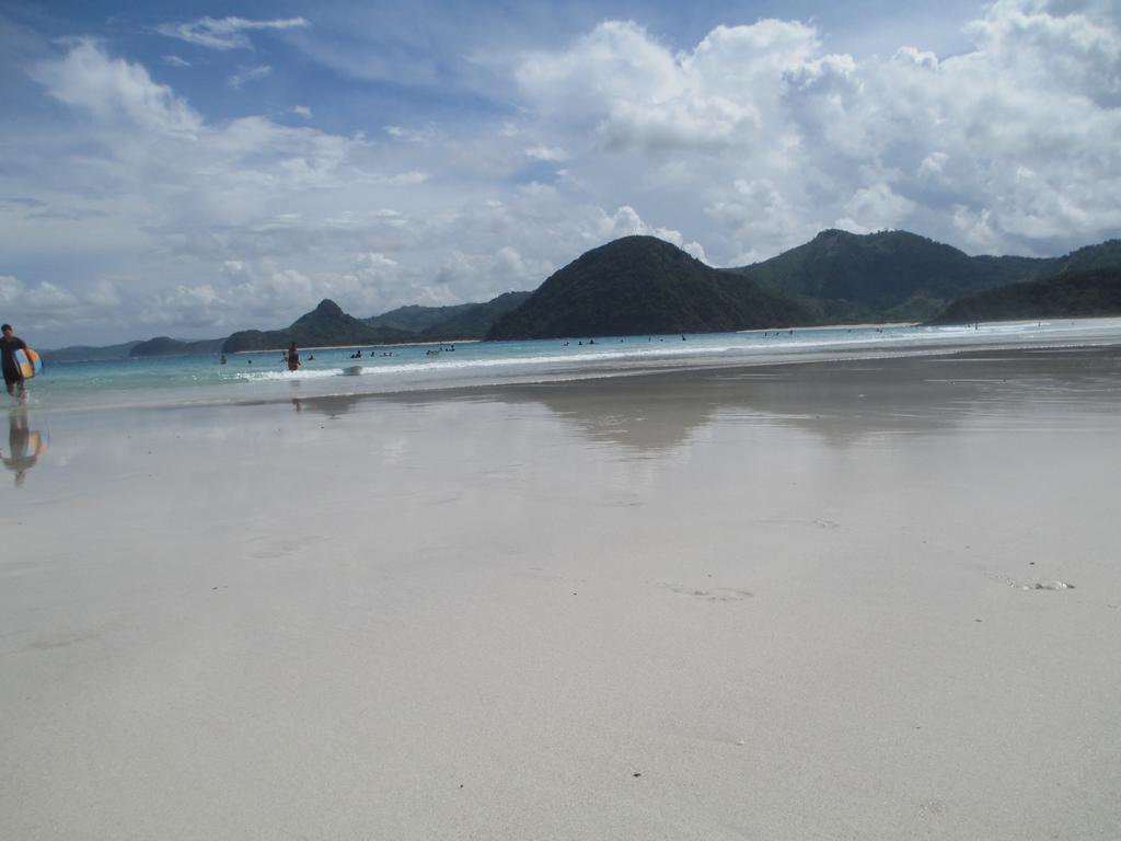 Selong Belanak Bungalows Luaran gambar