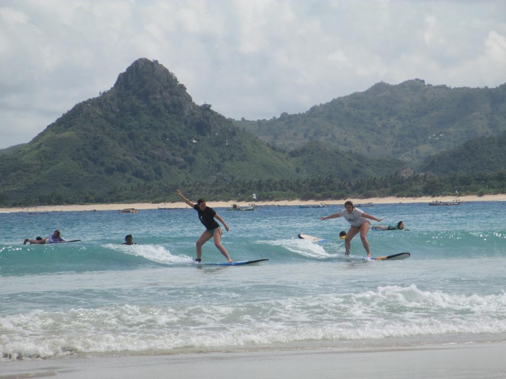 Selong Belanak Bungalows Luaran gambar